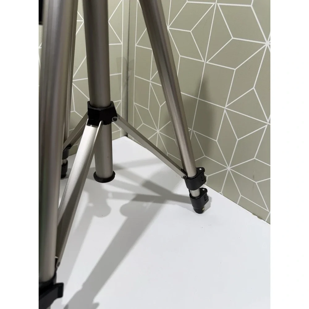 MAGNAVOX UNIVERSAL‎ TRIPOD, FOR CAMCORDERS And 35mm CAMERAS,